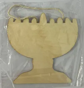 חנוכיה תלייה יצירה.