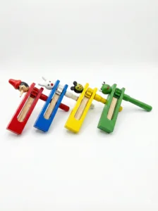 רעשן עץ חיות (אקראי)