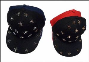 כובע ראפר קיים באדום וכחול